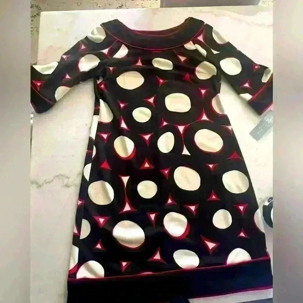 London Times women’s petite size 6 retro print new with tags.